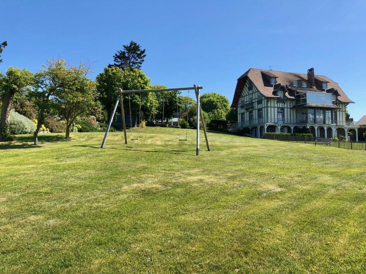 The Old Fenwick House *